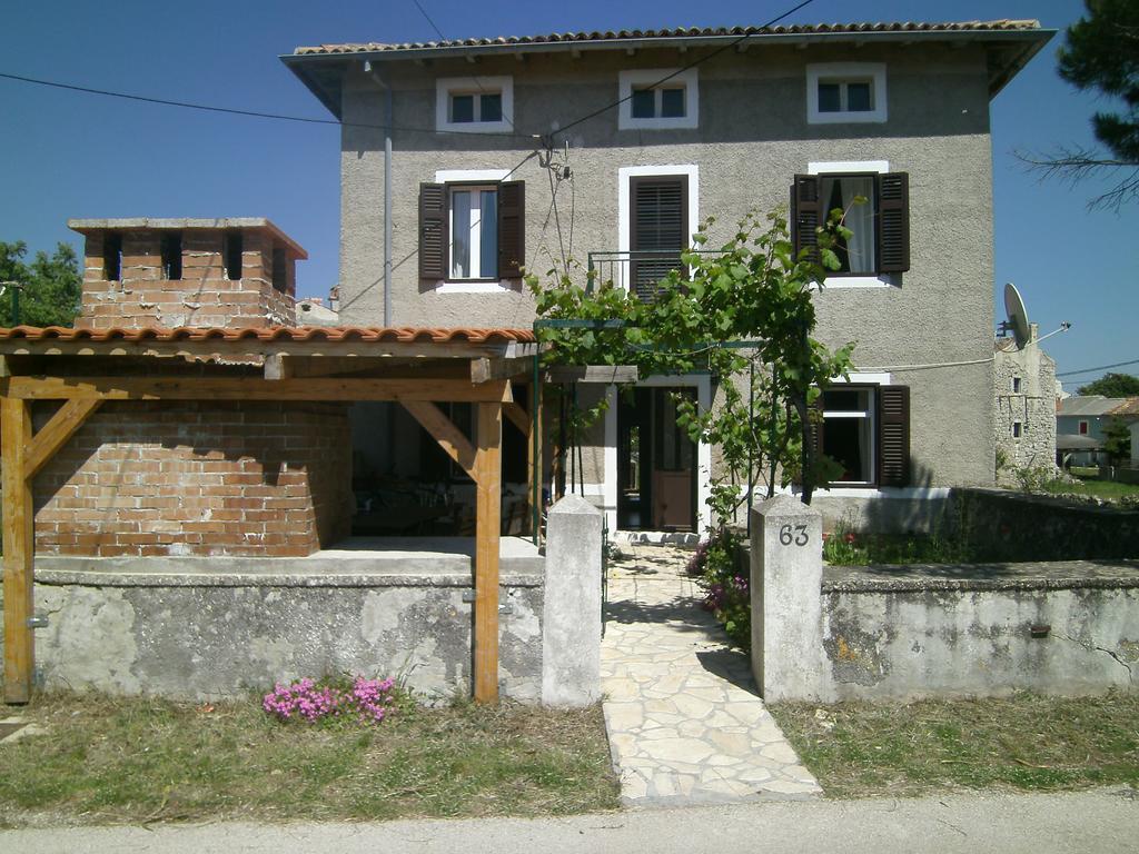 Holiday Home Lorraina Stivan Exterior photo