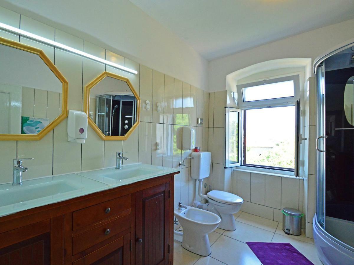 Holiday Home Lorraina Stivan Exterior photo